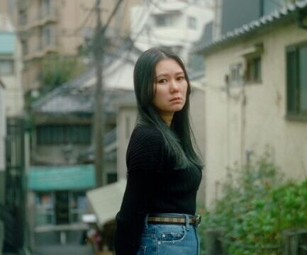 金原ひとみ　年収