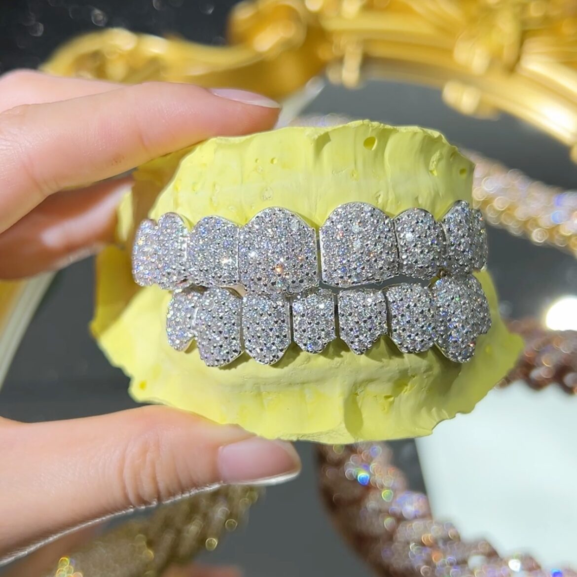 【話題沸騰】小林陵侑の「ゴールドグリルズ」は一体いくら？推定20万円超え