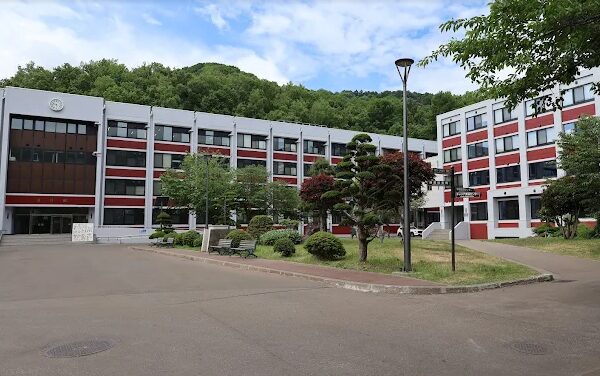 元公務員・早川太貴の出身高校はどこ?大学は?偏差値など学歴をまとめてみた